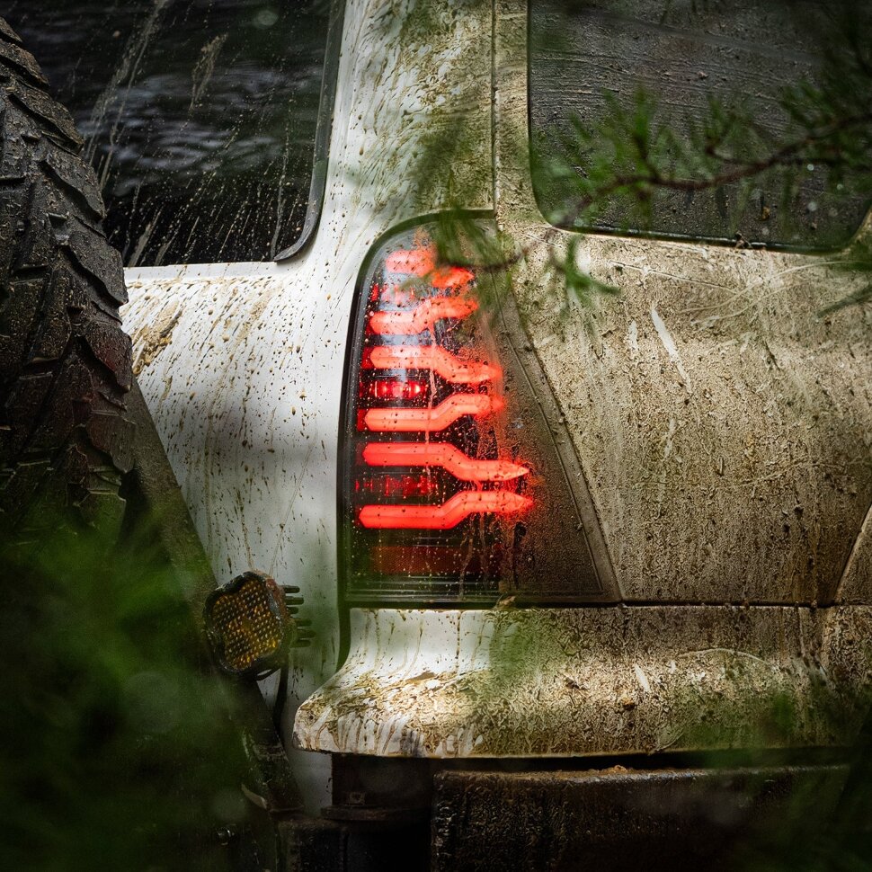 Світлодіодні задні ліхтарі Toyota 4Runner 03-09 LUXX-Series AlphaRex 690080