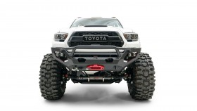 Передній бампер із центральною дугою Matrix Toyota Tacoma 16-22 Fab Fours TT16-X3652-1