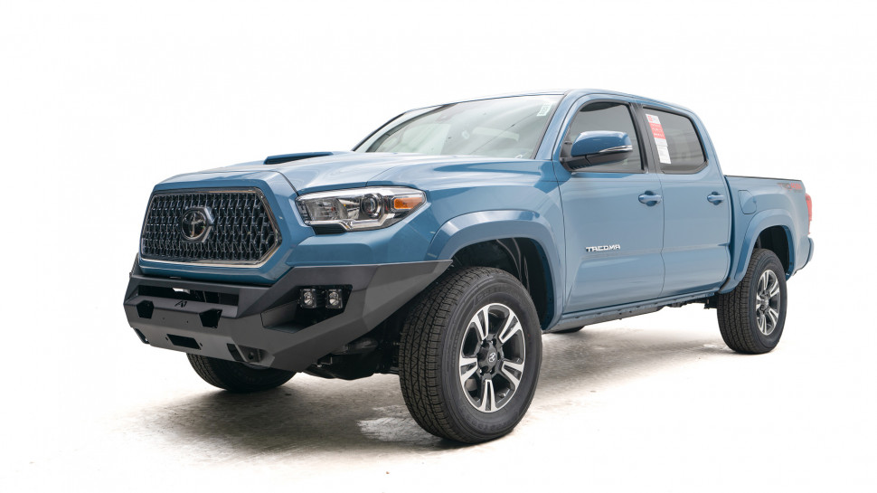 Передній бампер із центральною дугою Matrix Toyota Tacoma 16-22 Fab Fours TT16-X3652-1