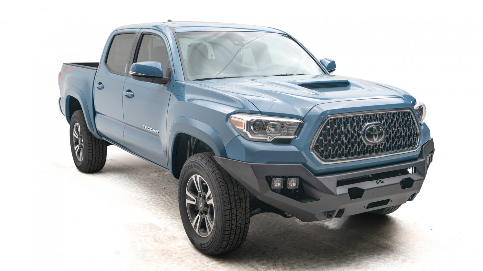 Передній бампер із центральною дугою Matrix Toyota Tacoma 16-22 Fab Fours TT16-X3652-1