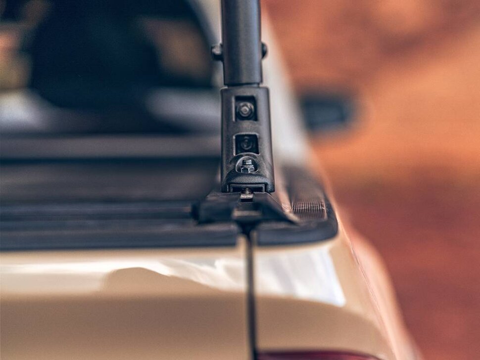 Roll-N-Lock 448A-XT A-Series XT Retractable Tonneau Cover W/T-Slot Rails Dodge Ram 1500/2500/3500 09-25 6'4"