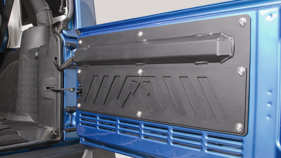 Накладка на заднюю дверь Jeep Wrangler JK 07-18 Fab Fours JK2000-1