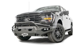 Передний бампер с центральной дугой Ford F-150 24-26 Matrix Fab Fours FF24-X6552-1