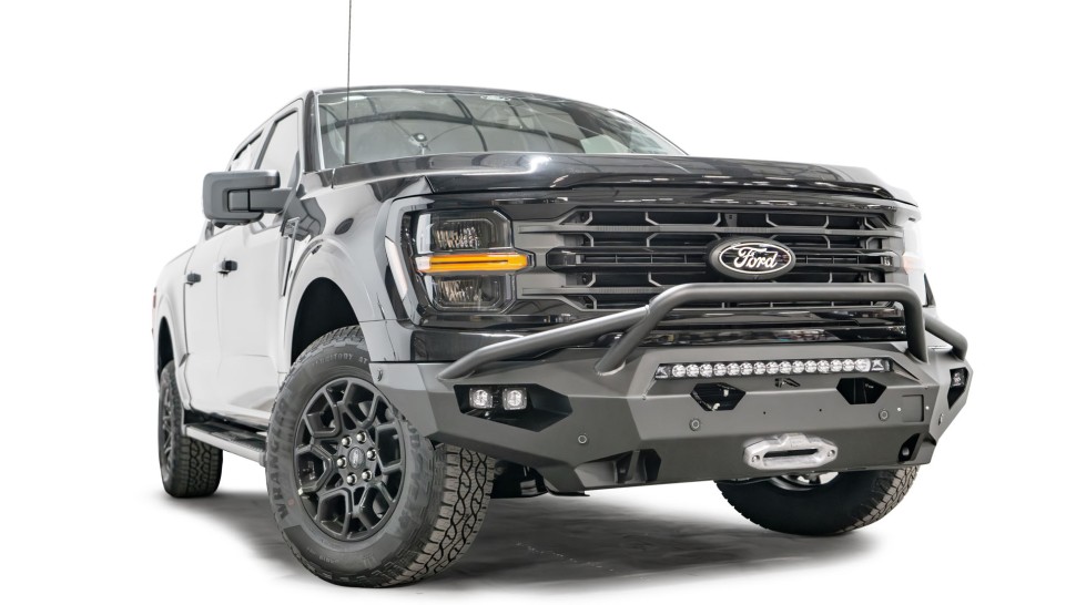 Передний бампер с центральной дугой Ford F-150 24-26 Matrix Fab Fours FF24-X6552-1