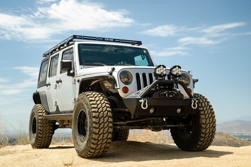 Передний бампер под лебёдку Jeep Wrangler JK/JL/Gladiator JT 07-25 FS-15 DV8 Offroad FBJL-05