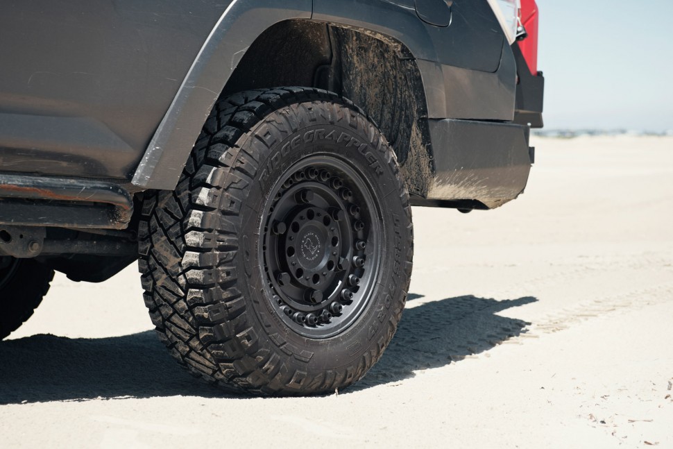 Black Rhino 1680ARY-06140D12 Armory Wheel Desert Sand 16x8 -10