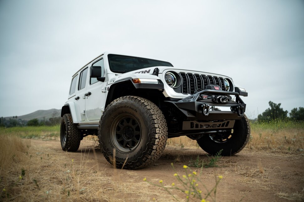 Передний бампер под лебёдку Jeep Wrangler JK/JL/Gladiator JT 07-25 FS-1 DV8 Offroad FBJL-11