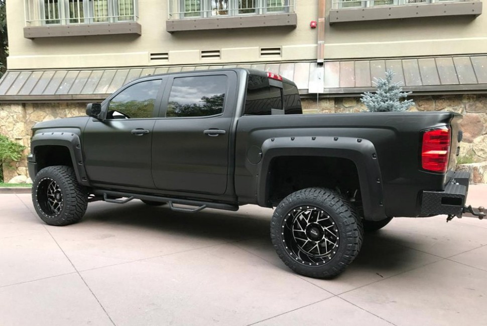 Колесный диск Moto Metal Breakout Gloss Black Machined 20x12 ET-44 MO98521250344N