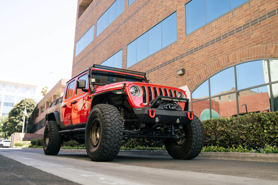 Передний бампер под лебёдку Jeep Wrangler JK/JL/Gladiator JT 07-25 FS-25 DV8 Offroad FBJL-06