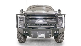 Передний бампер с защитной дугой Ford F-250/F-350 23-26 Premium Fab Fours FS23-A5950-1