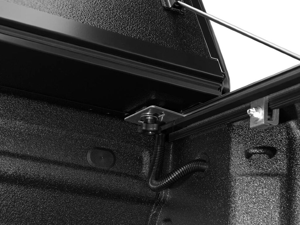 BAK 226331 G2 Hard Folding Tonneau Cover Ford F-250/F-350/F-450 17-25 8'