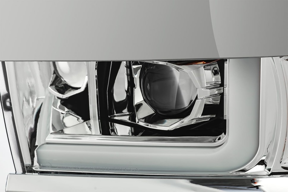 Комплект передних Led фар Chevrolet Silverado 2500/3500 15-19 LUXX-Series AlphaRex 880099