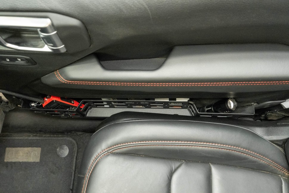 Панели Molle для кармана передней двери Jeep Wrangler JL/Gladiator JT 18-25 DV8 Offroad MPJL-10