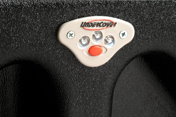 UnderCover LUX One-piece Truck Bed Tonneau Cover Ford Ranger 19-22 6'