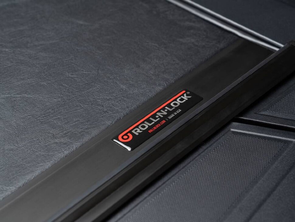 Ролета багажника висувна Chevrolet Silverado/GMC Sierra 1500 19-24 5'8" M-Series Roll-N-Lock LG223M