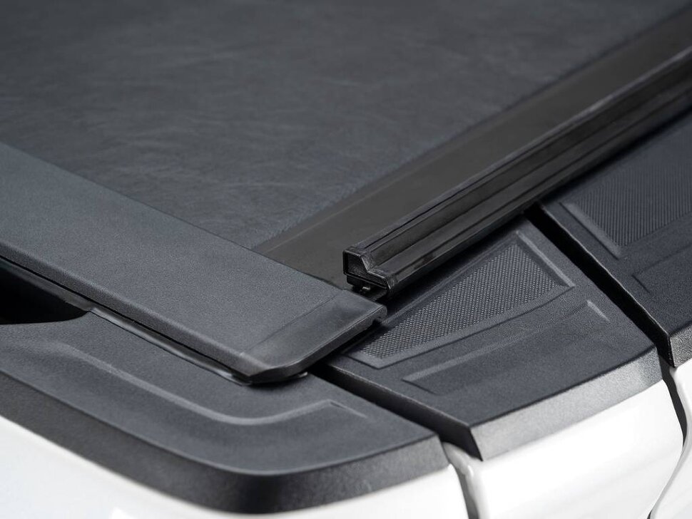 Ролета багажника висувна Chevrolet Silverado/GMC Sierra 1500 19-24 5'8" M-Series Roll-N-Lock LG223M