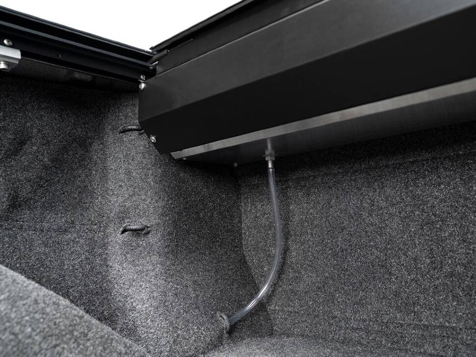 Ролета багажника висувна Chevrolet Silverado/GMC Sierra 1500 19-24 5'8" M-Series Roll-N-Lock LG223M