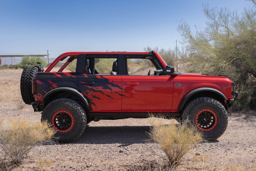 Задний бампер Ford Bronco 21-25 Addictive Desert Designs R23857NA0103