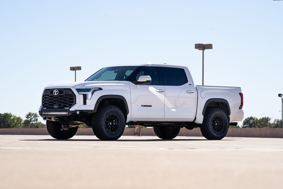 Передний бампер под лебёдку Toyota Tundra 22-25 Addictive Desert Designs F761191760103