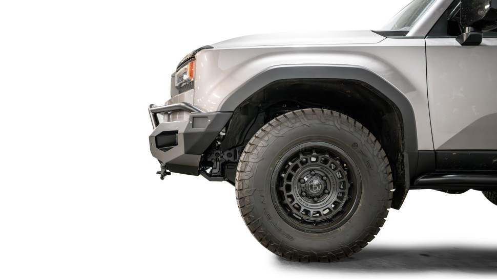 Передний бампер с центральной дугой Toyota Land Cruiser 250 24-26 Matrix Fab Fours TL24-X6752-1