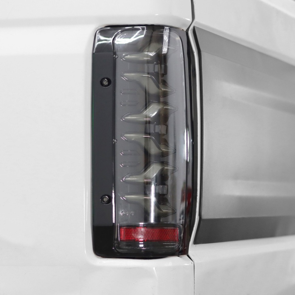 Светодиодные задние фонари Ford F-150/F-250/F-350/Bronco 87-97 LUXX-Series AlphaRex 658006