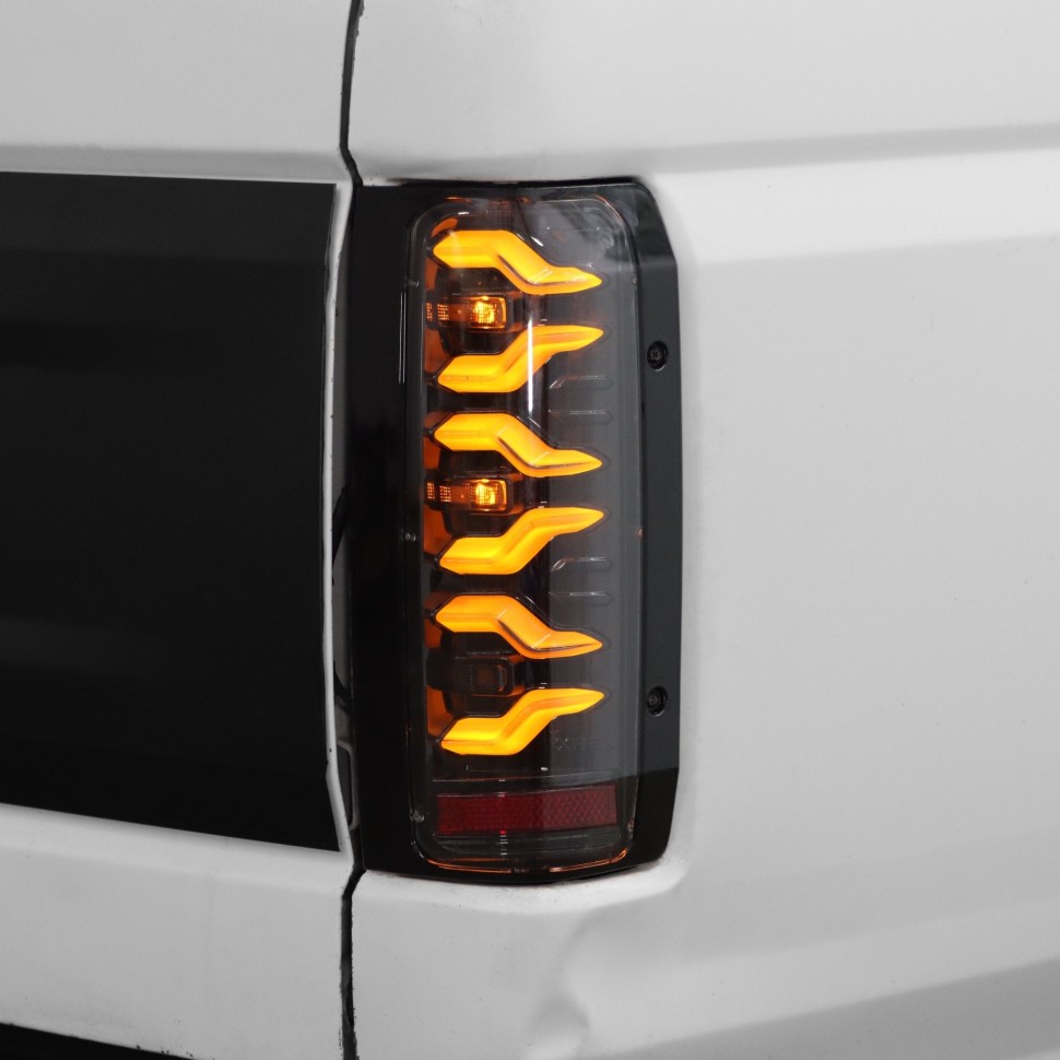 Светодиодные задние фонари Ford F-150/F-250/F-350/Bronco 87-97 LUXX-Series AlphaRex 658006