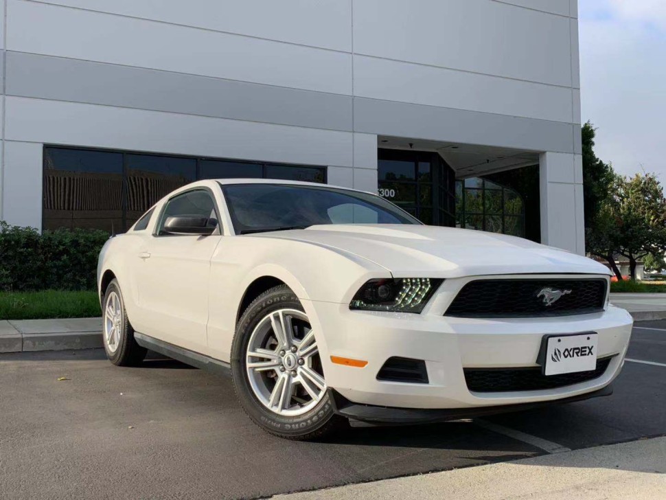 Комплект передніх Led фар Ford Mustang 10-12 LUXX-Series AlphaRex 880118