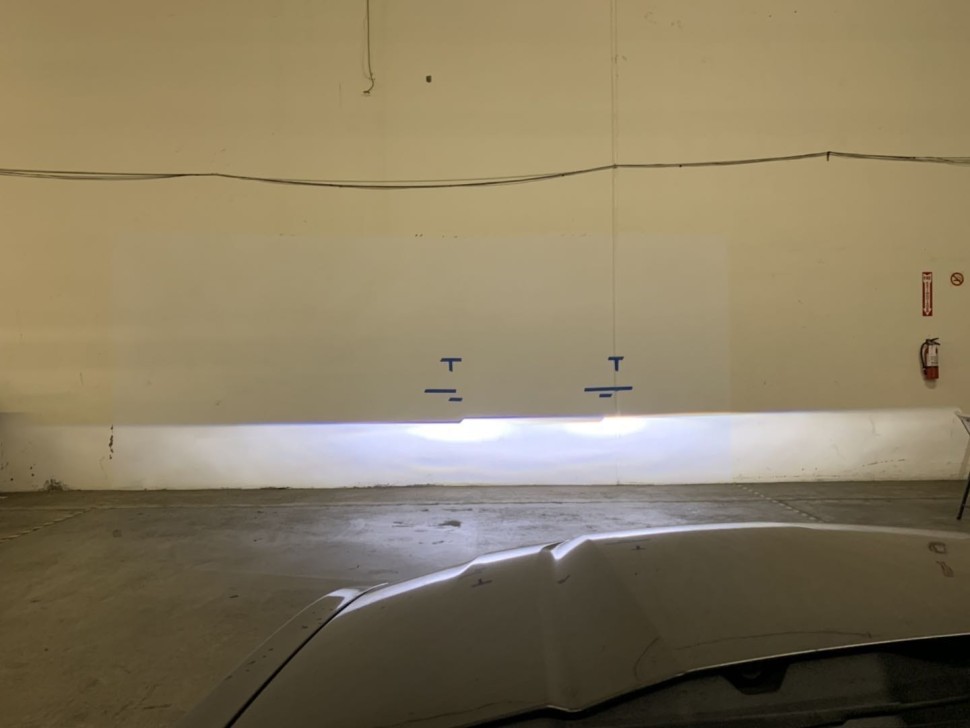 Комплект передніх Led фар Ford Mustang 10-12 LUXX-Series AlphaRex 880118