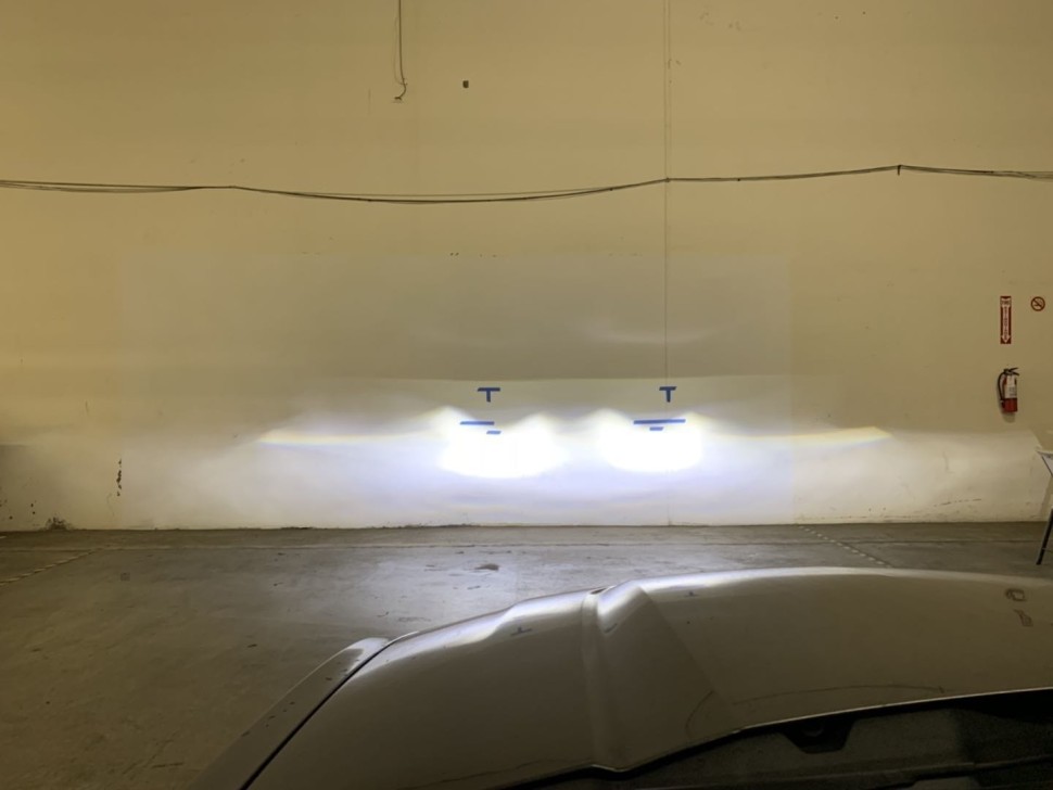 Комплект передніх Led фар Ford Mustang 10-12 LUXX-Series AlphaRex 880118