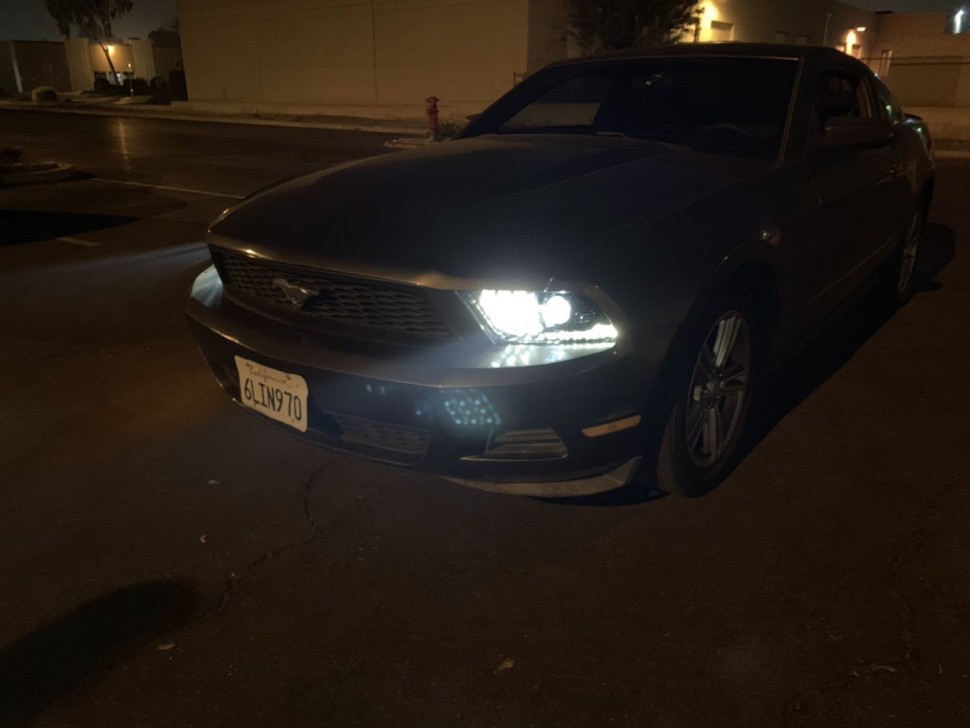 Комплект передніх Led фар Ford Mustang 10-12 LUXX-Series AlphaRex 880118