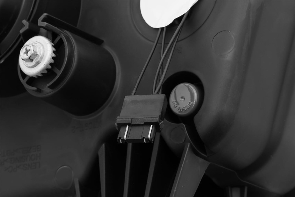 Комплект передніх Led фар Ford Mustang 10-12 LUXX-Series AlphaRex 880118