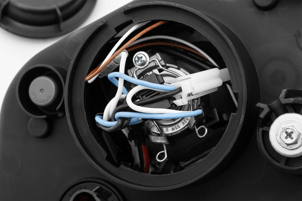 Комплект передніх Led фар Ford Mustang 10-12 LUXX-Series AlphaRex 880118