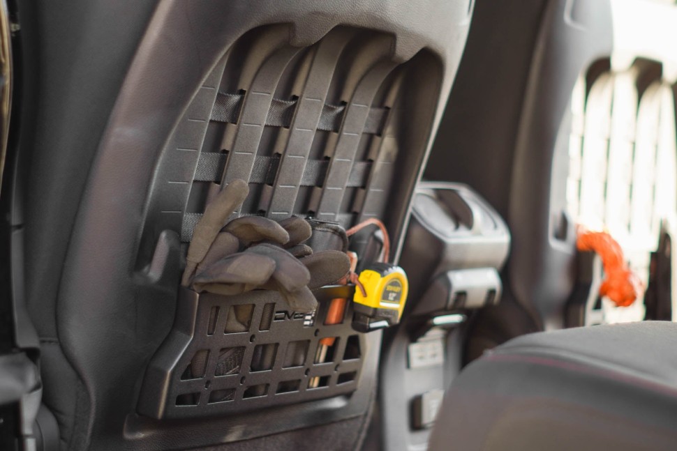 Кармашек Molle на спинку сиденья Jeep Wrangler JL/Gladiator JT 18-25 DV8 Offroad MPJL-09