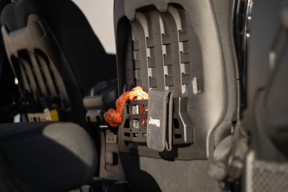 Кармашек Molle на спинку сиденья Jeep Wrangler JL/Gladiator JT 18-25 DV8 Offroad MPJL-09