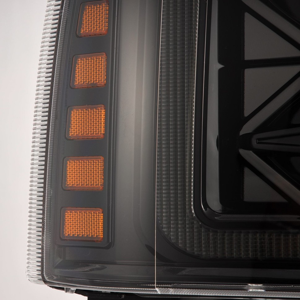 Комплект передних Led фар Ford F-250/F-350/F-450/F-550/Excursion 05-07 LUXX-Series AlphaRex 880316