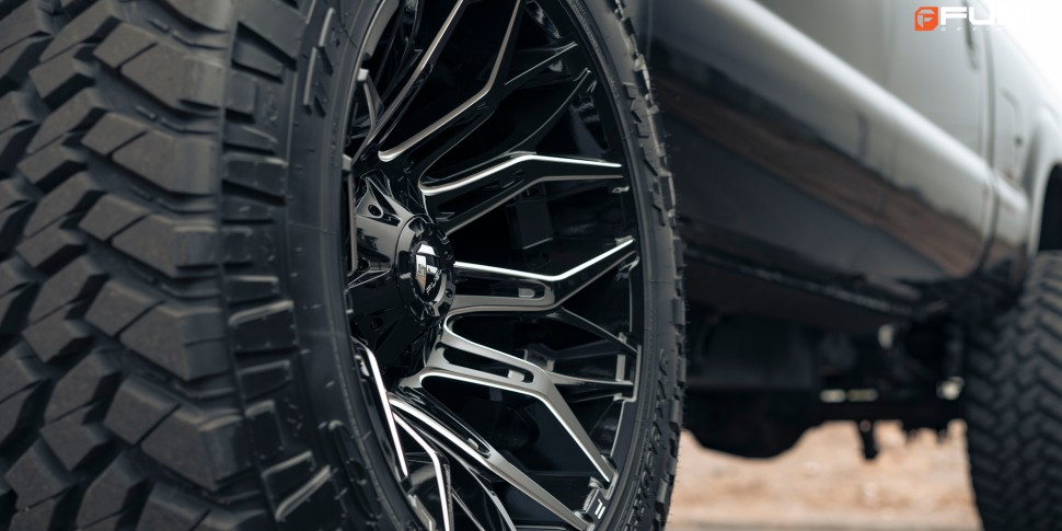 Колесный диск Fuel Off Road Twitch Glossy Black Milled 20x10 ET-18 D76920008247