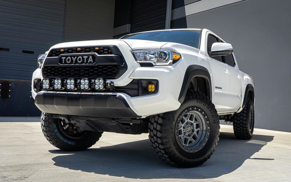 Колісний диск Black Rhino Kelso Matte Black W/Blk Bolts 18x9 ET+12 1890KLS126135M87