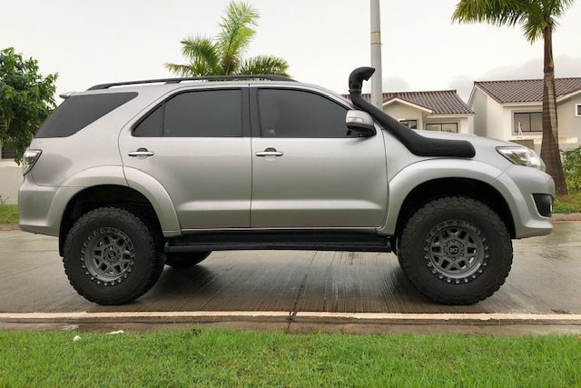 Колісний диск Black Rhino Kelso Matte Black W/Blk Bolts 18x9 ET+12 1890KLS126135M87