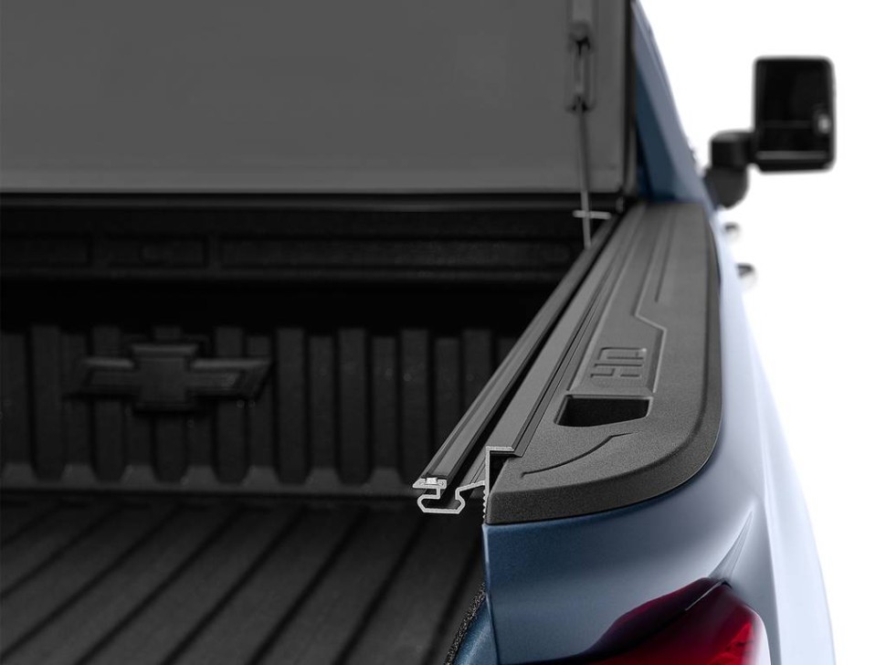 BAK 226227 G2 Hard Folding Tonneau Cover Dodge Ram 1500 19-25 5'7"