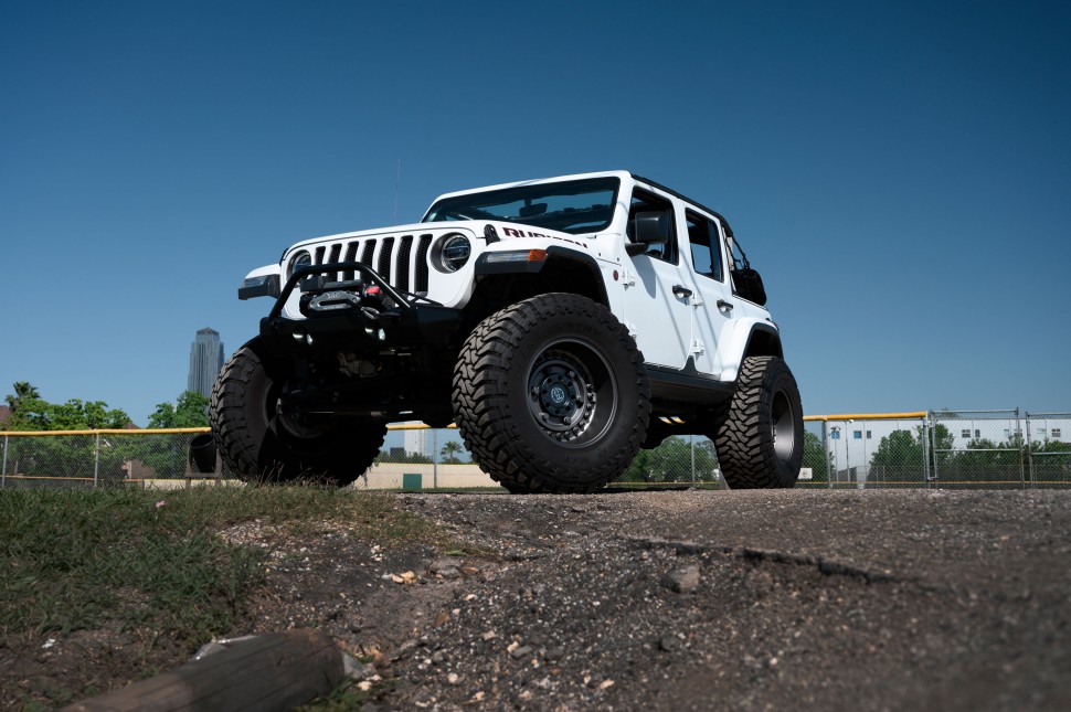 Black Rhino 1895ARY060086D10 Armory Wheel Desert Sand 18x9.5 +6