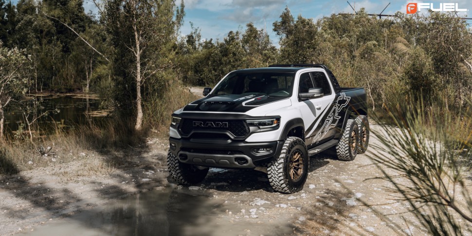 Fuel Off Road D68120008247 Rebel 8 Wheel Matte Bronze Black Bead Ring 20x10 -18