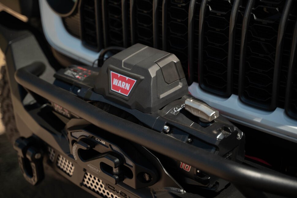 Передний бампер под лебёдку Jeep Wrangler JK/JL/Gladiator JT 07-25 MTO DV8 Offroad FBJL-12