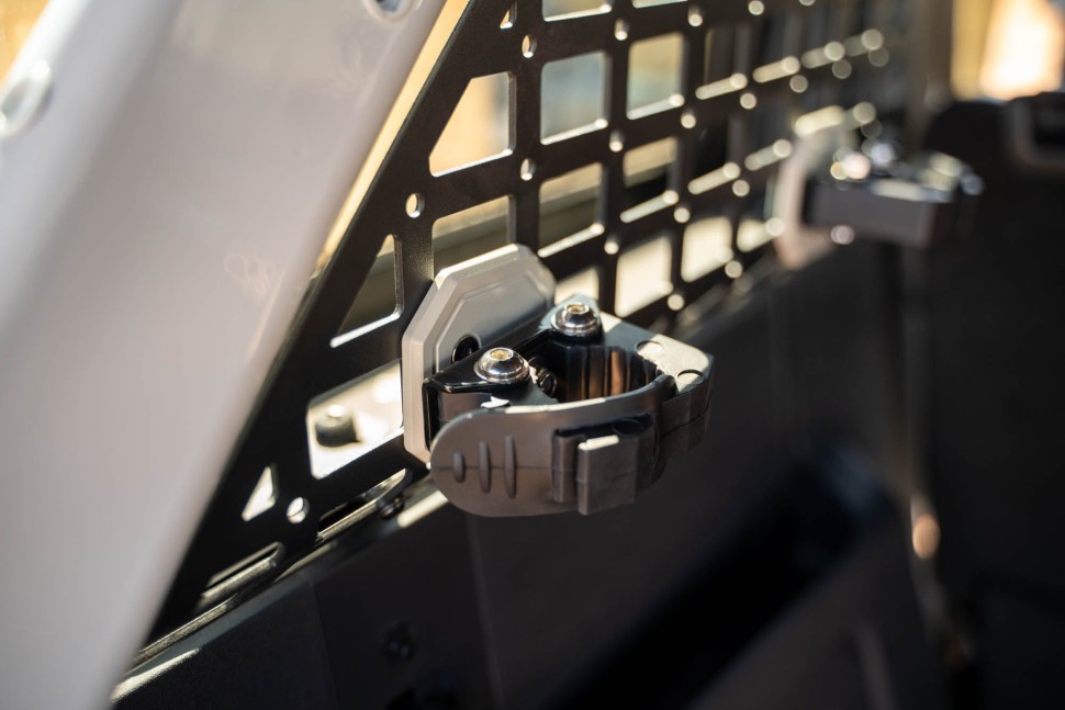 Кріплення інструментів на панелі Molle з швидкозніманням DV8 Offroad UNMM-01GR