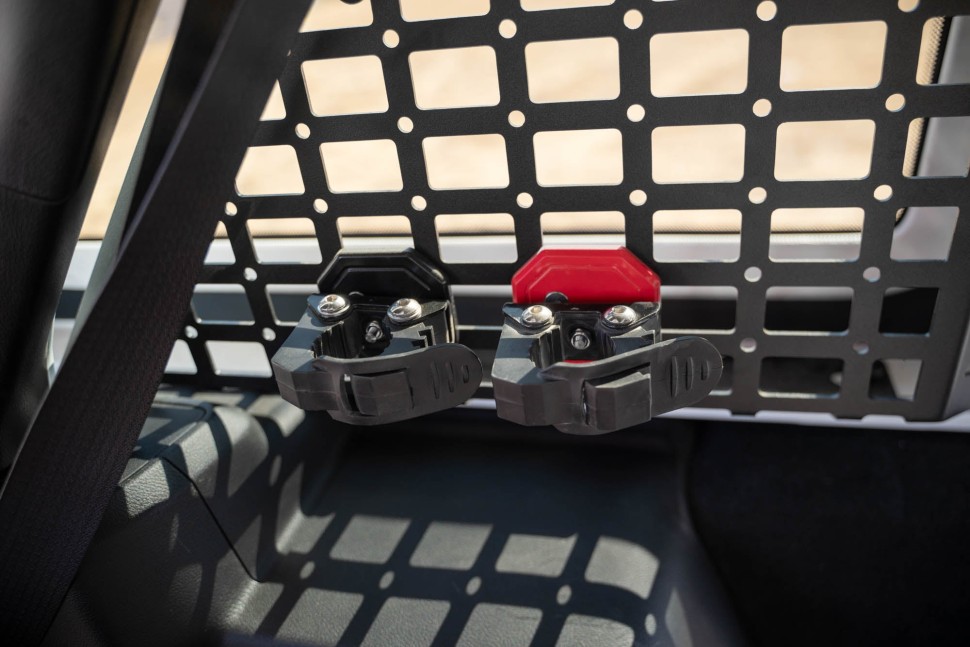 Кріплення інструментів на панелі Molle з швидкозніманням DV8 Offroad UNMM-01GR