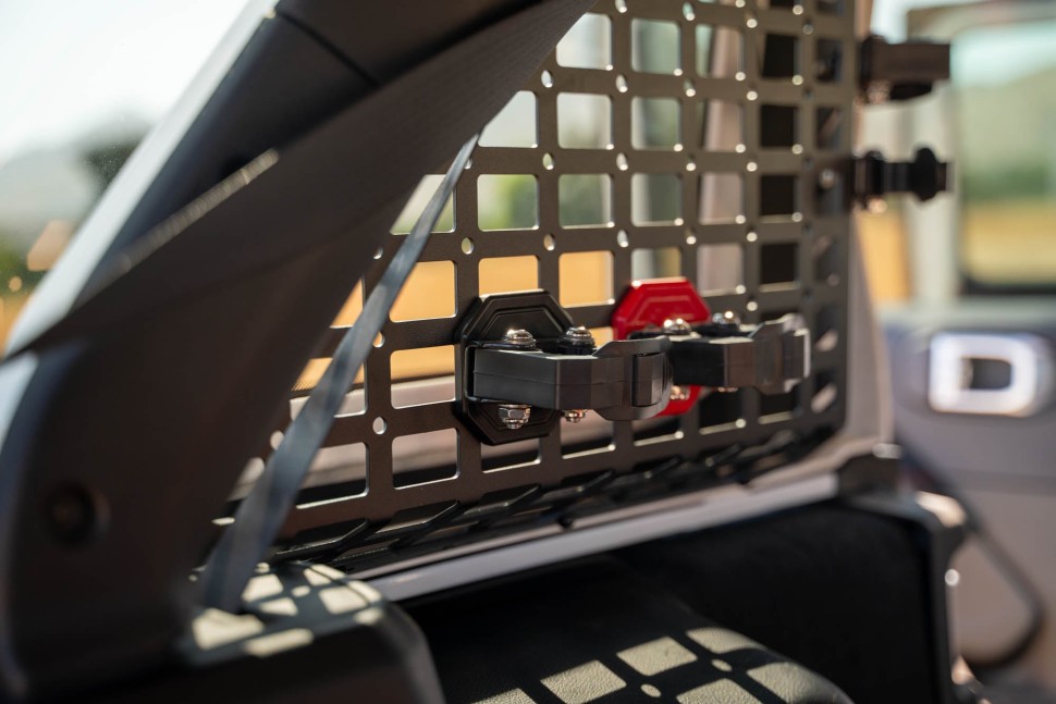 Кріплення інструментів на панелі Molle з швидкозніманням DV8 Offroad UNMM-01GR