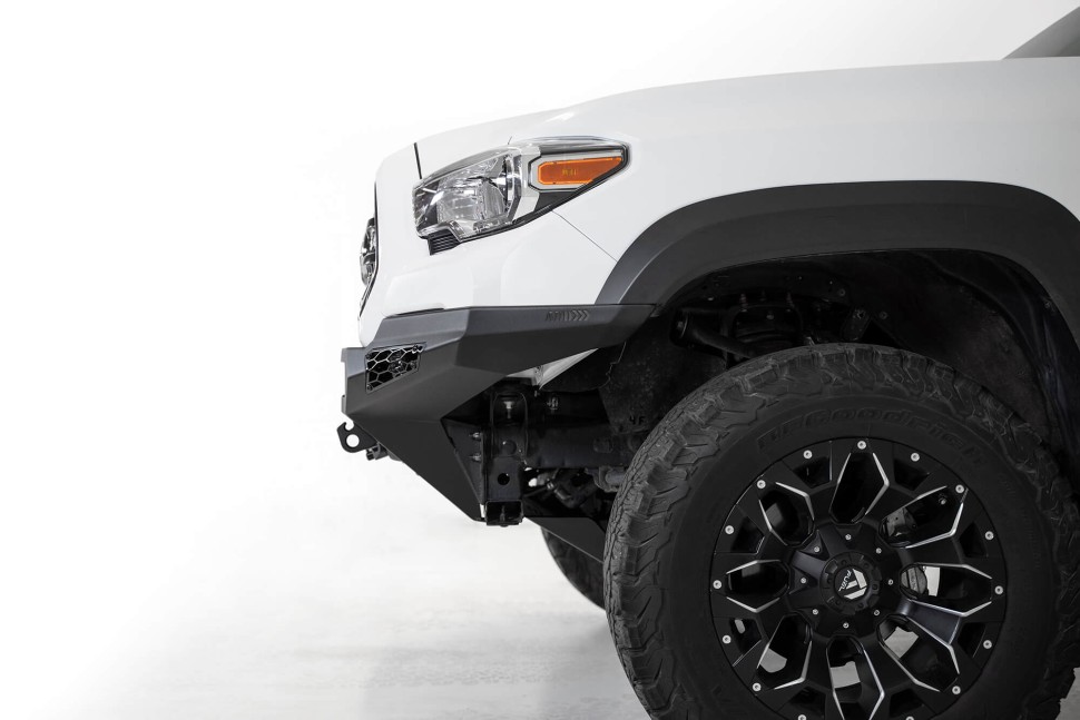 Передний бампер под лебёдку Toyota Tacoma 16-23 Addictive Desert Designs F681202200103
