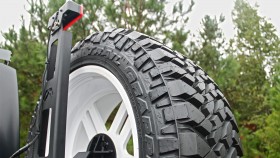 Кріплення додаткового ліхтаря Jeep Wrangler JK 07-18 Fab Fours M2050-1