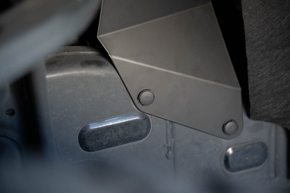 Передні підкрилки Toyota Tundra/Sequoia 22-25 перед 2шт. DV8 Offroad INFT2-01