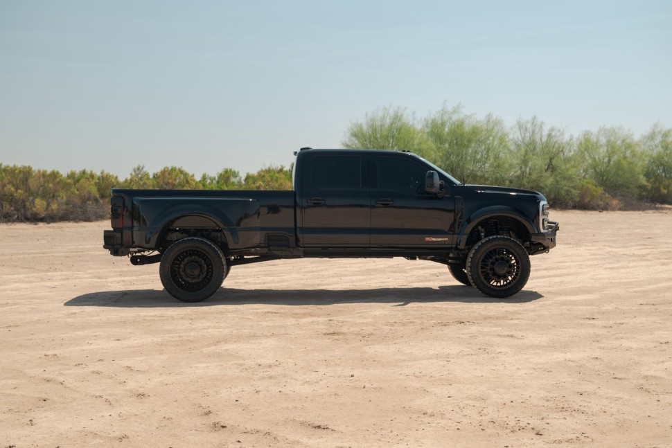 Передний бампер Ford F-250/F-350 23-25 Addictive Desert Designs F810221770103