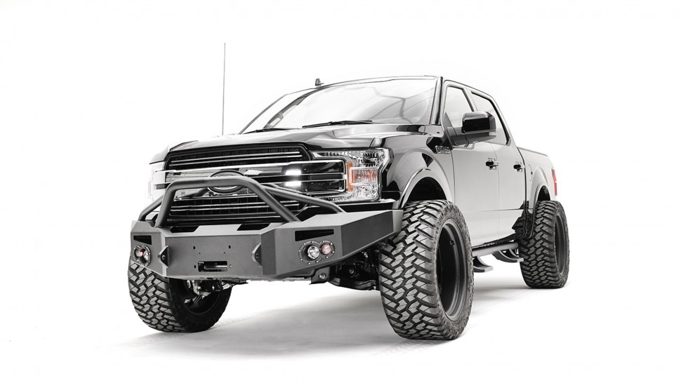 Передний бампер Premium с центаральной дугой Ford F-150 18-20 Fab Fours FF18-H4552-1